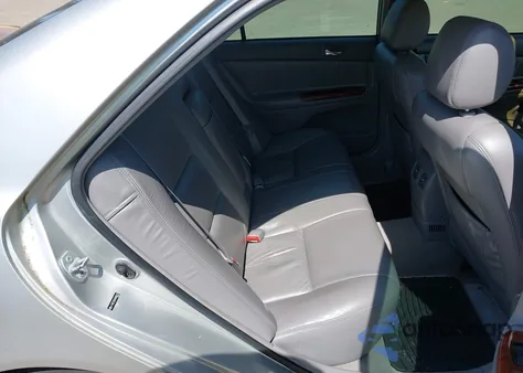 2004 Toyota Camry Xle z USA, uszkodzony, nr VIN 4T1BE32KX4U898272